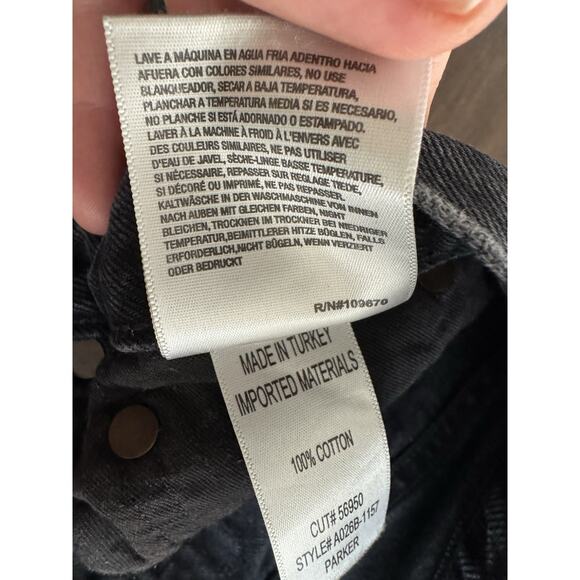 Agolde Parker Shorts Women’s 27 Button Fly Black Raw Hem Distressed - Picture 7 of 10